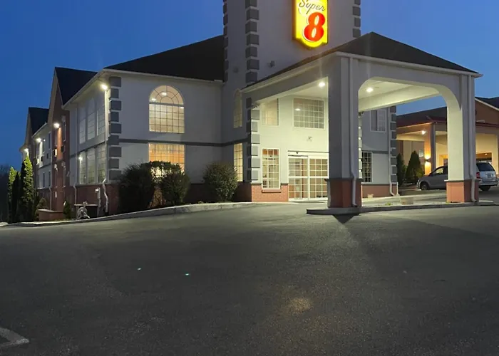 Super 8 By Wyndham Harrisburg Hershey North